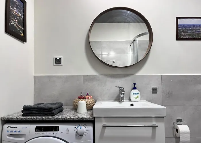 Metro Dzialdowska - Spacious Apartment Warsaw