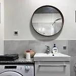 Metro Dzialdowska - Spacious Appartement Warschau