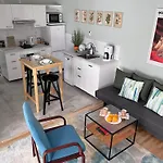 Appartement Metro Dzialdowska - Spacious Warschau