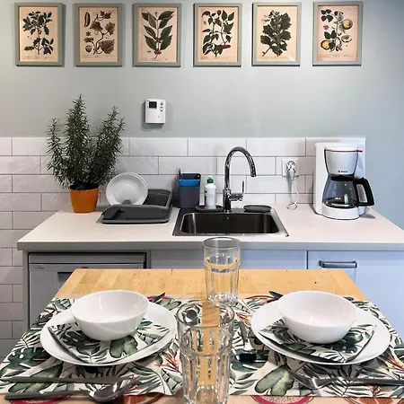 Metro Dzialdowska - Spacious Apartmán Varšava